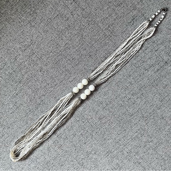 VINTAGE Flapper long Glass beaded necklace or choker White glass silver Glamour - Picture 8 of 11